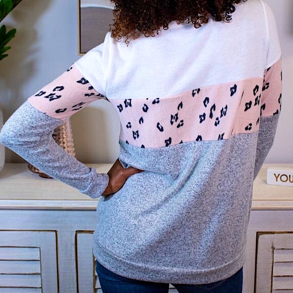 🆕🌿🩶STACCATO: Animal Color Block Sweater MEDIUM - Picture 3 of 3